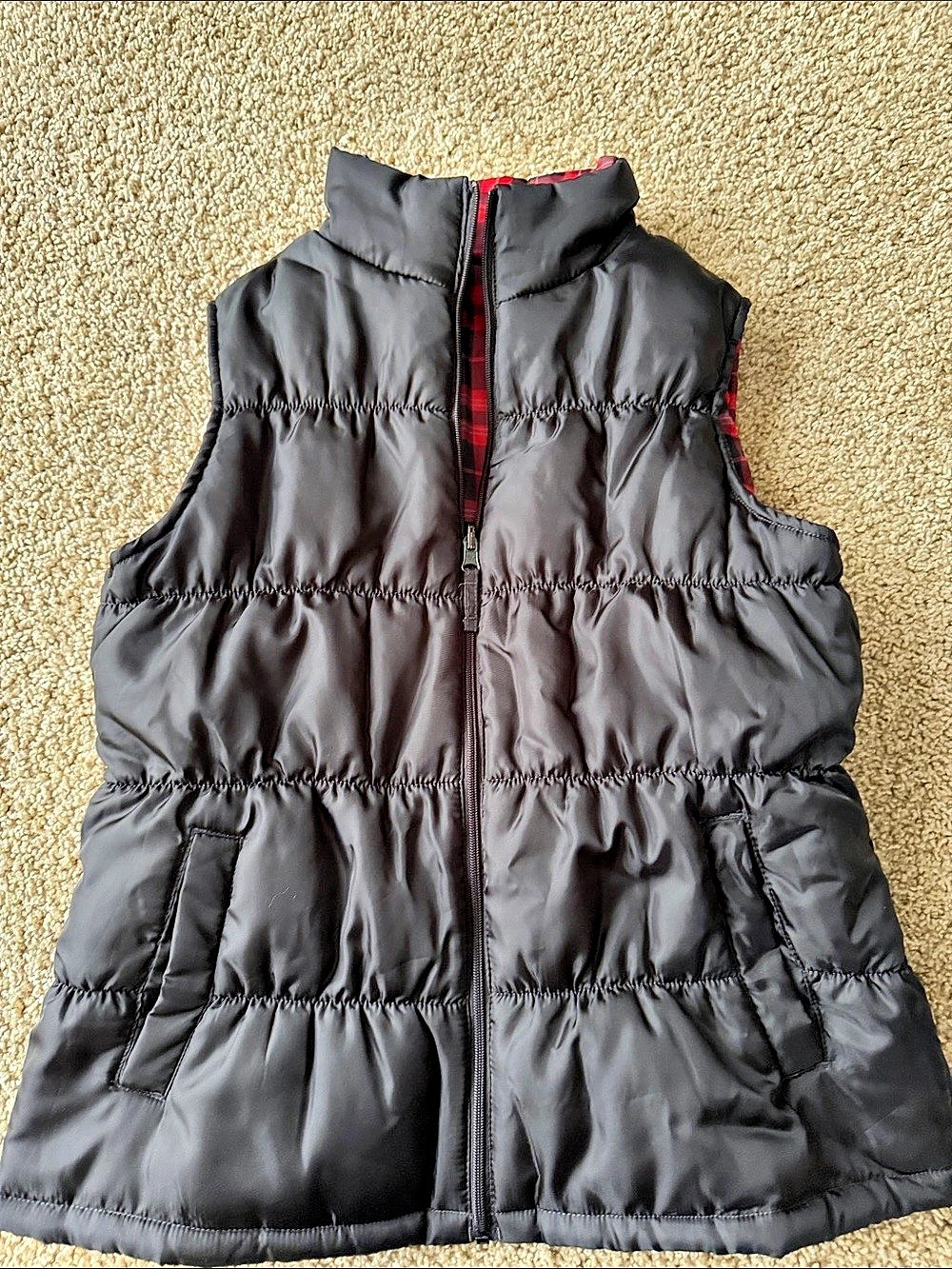 Plaid Reversible Puffer Vest in Black & Red Like New